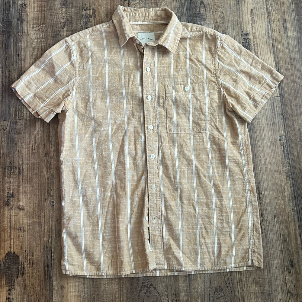 American Eagle Outfitters Tan and White Casual Button Down Shirt